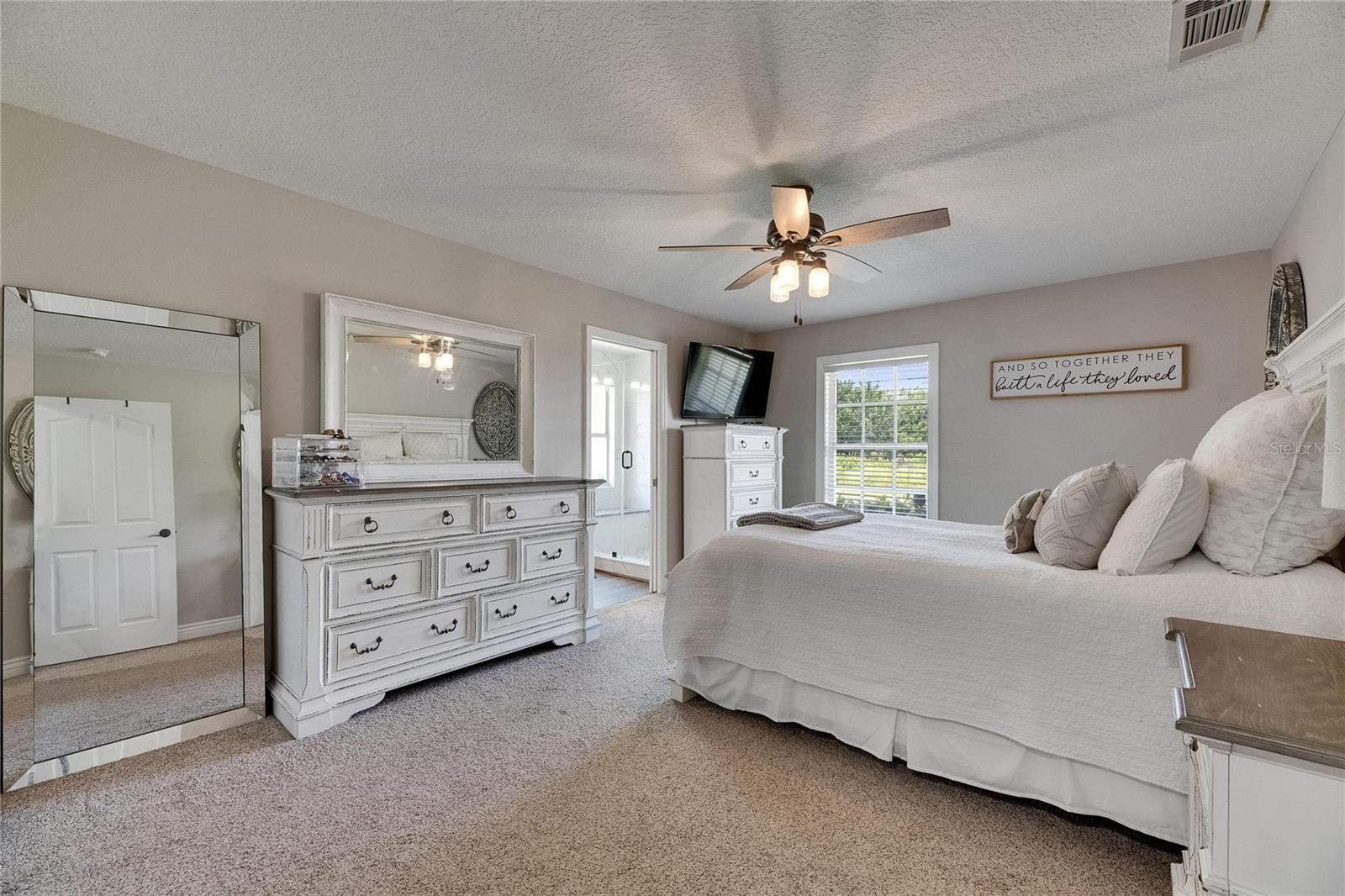 TB8399878 Property Photo