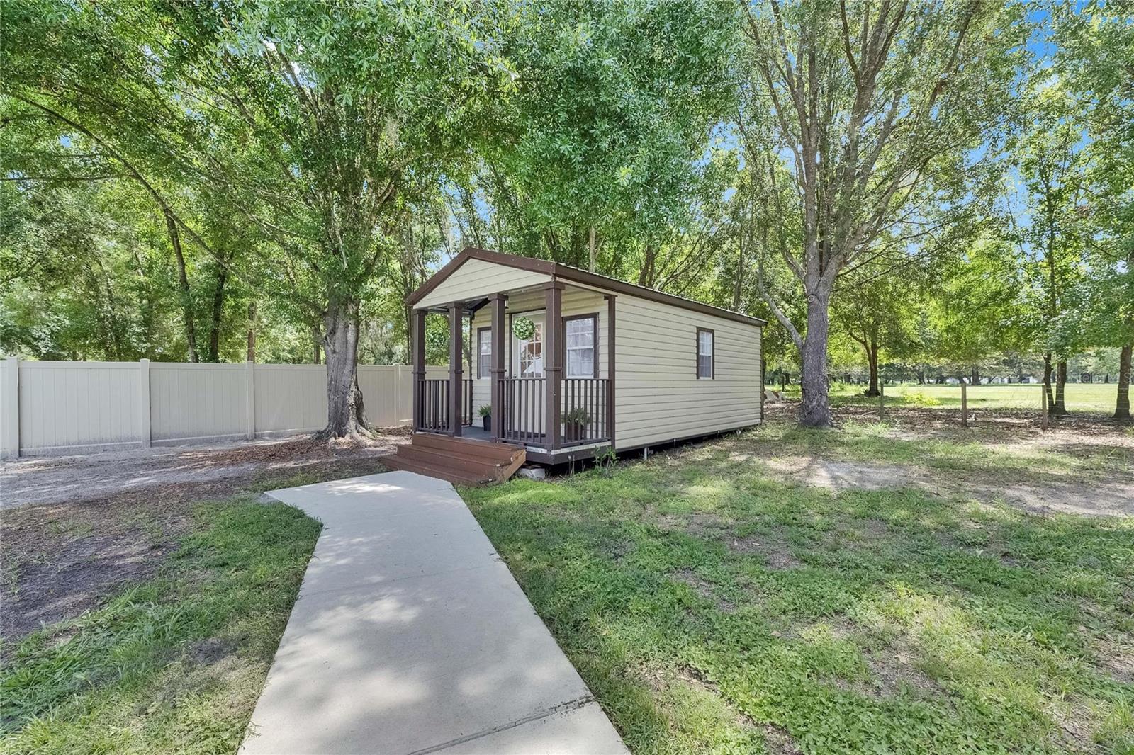 TB8399878 Property Photo