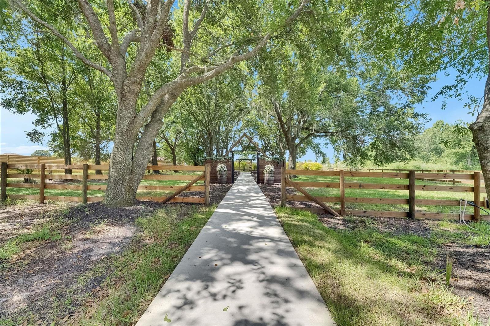 TB8399878 Property Photo