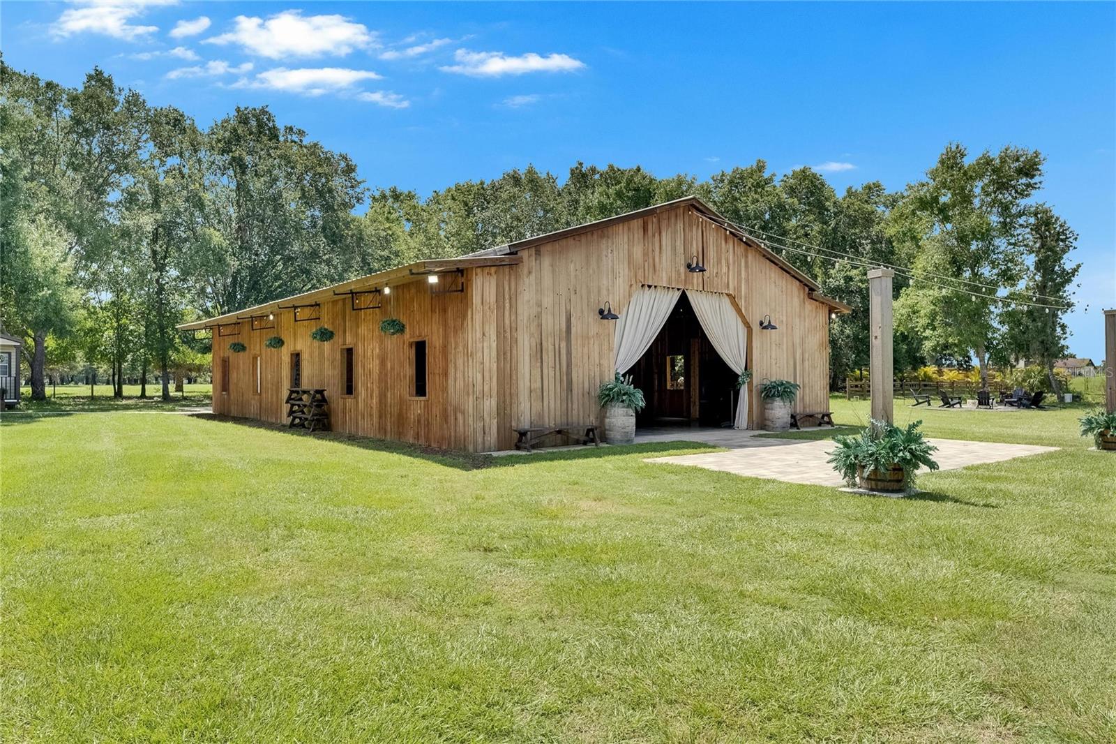 TB8399878 Property Photo