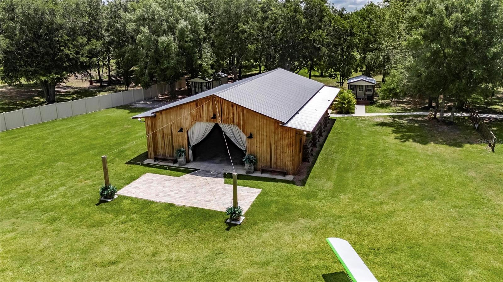 TB8399878 Property Photo