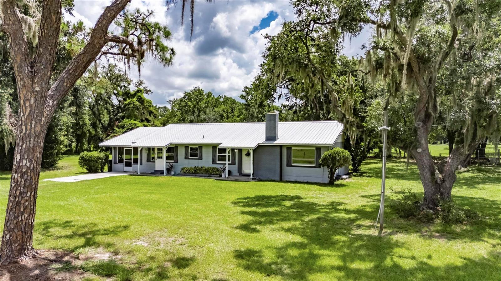 TB8399878 Property Photo