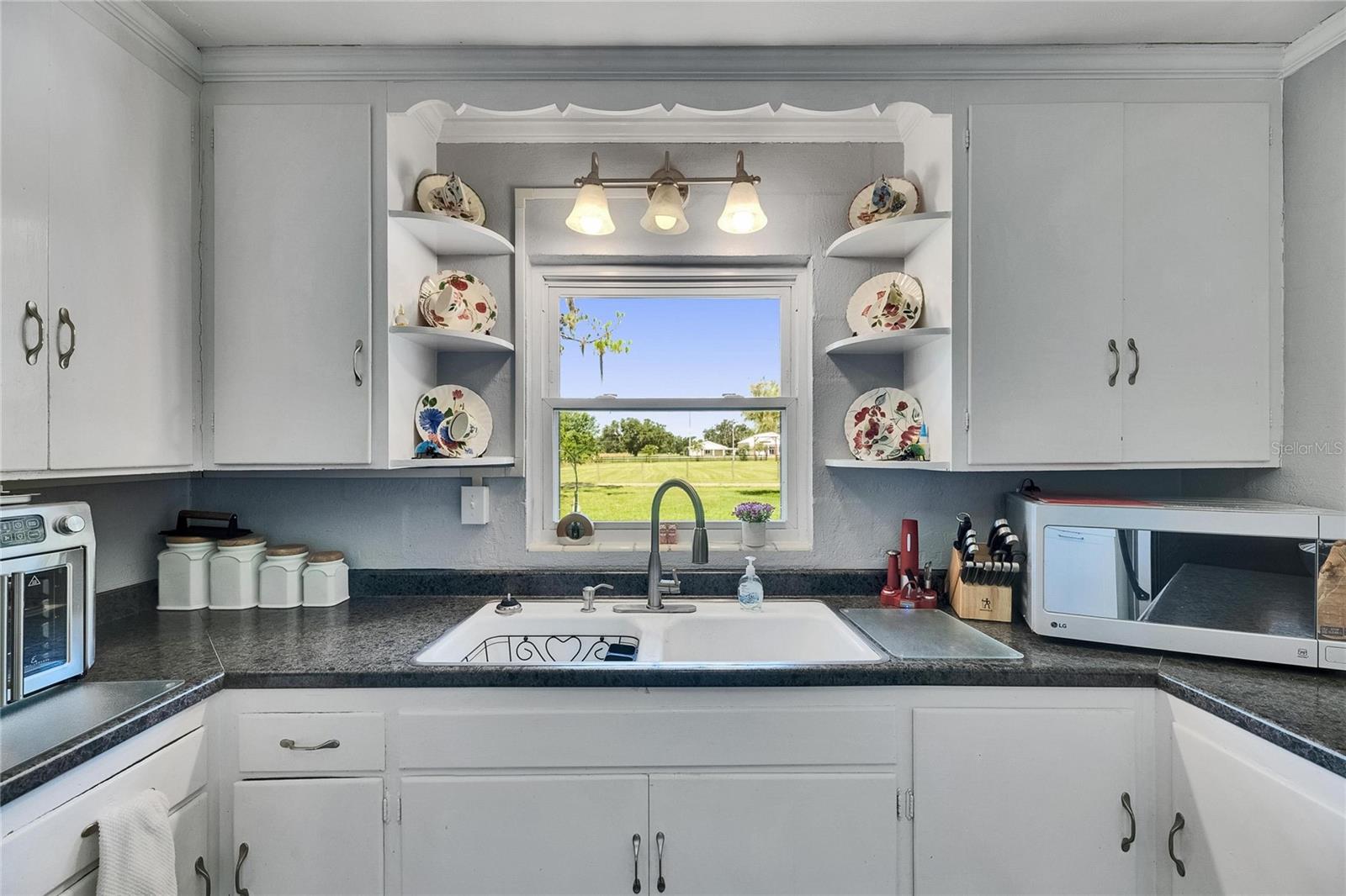 TB8399878 Property Photo