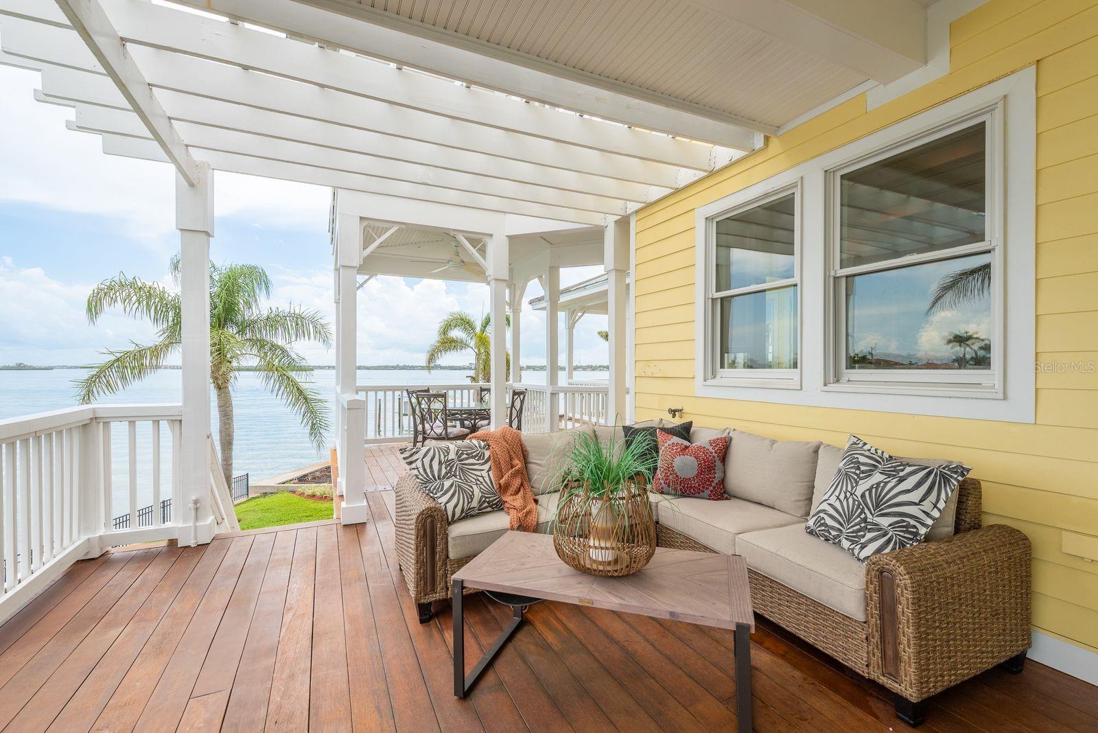 TB8399954 Property Photo