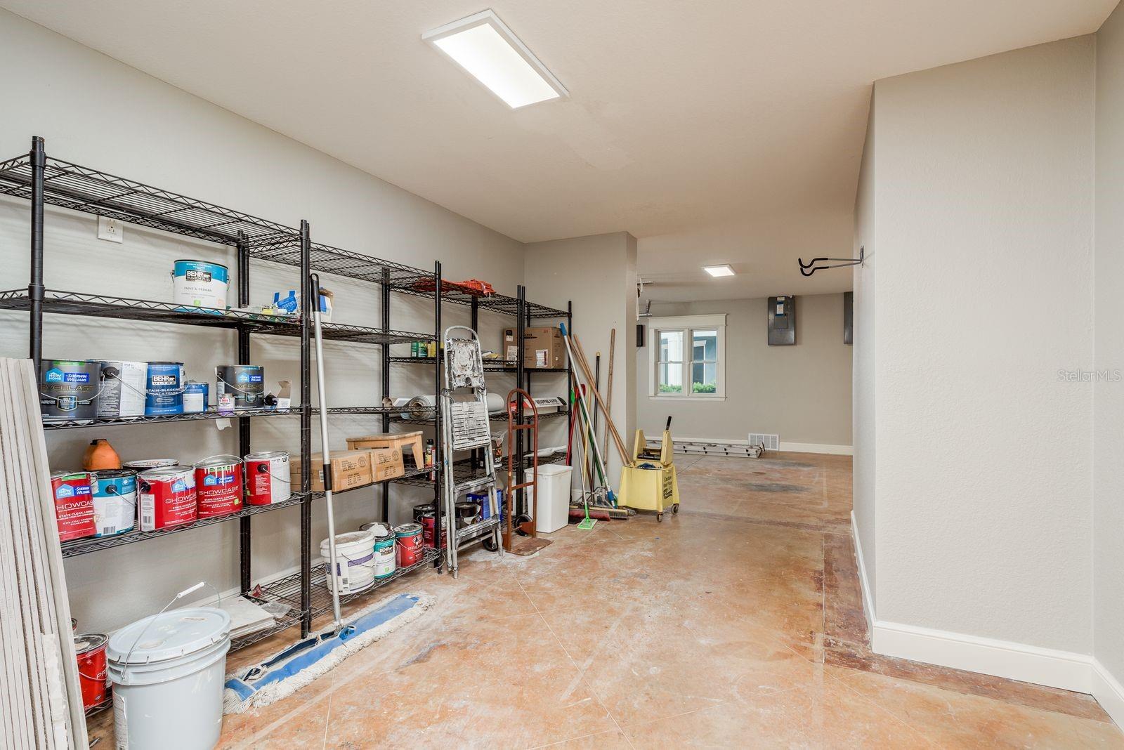 TB8399954 Property Photo