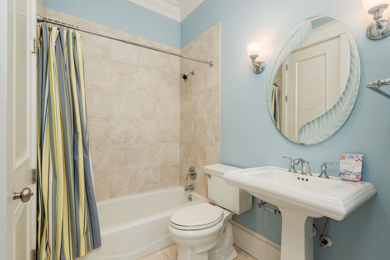 TB8399954 Property Photo