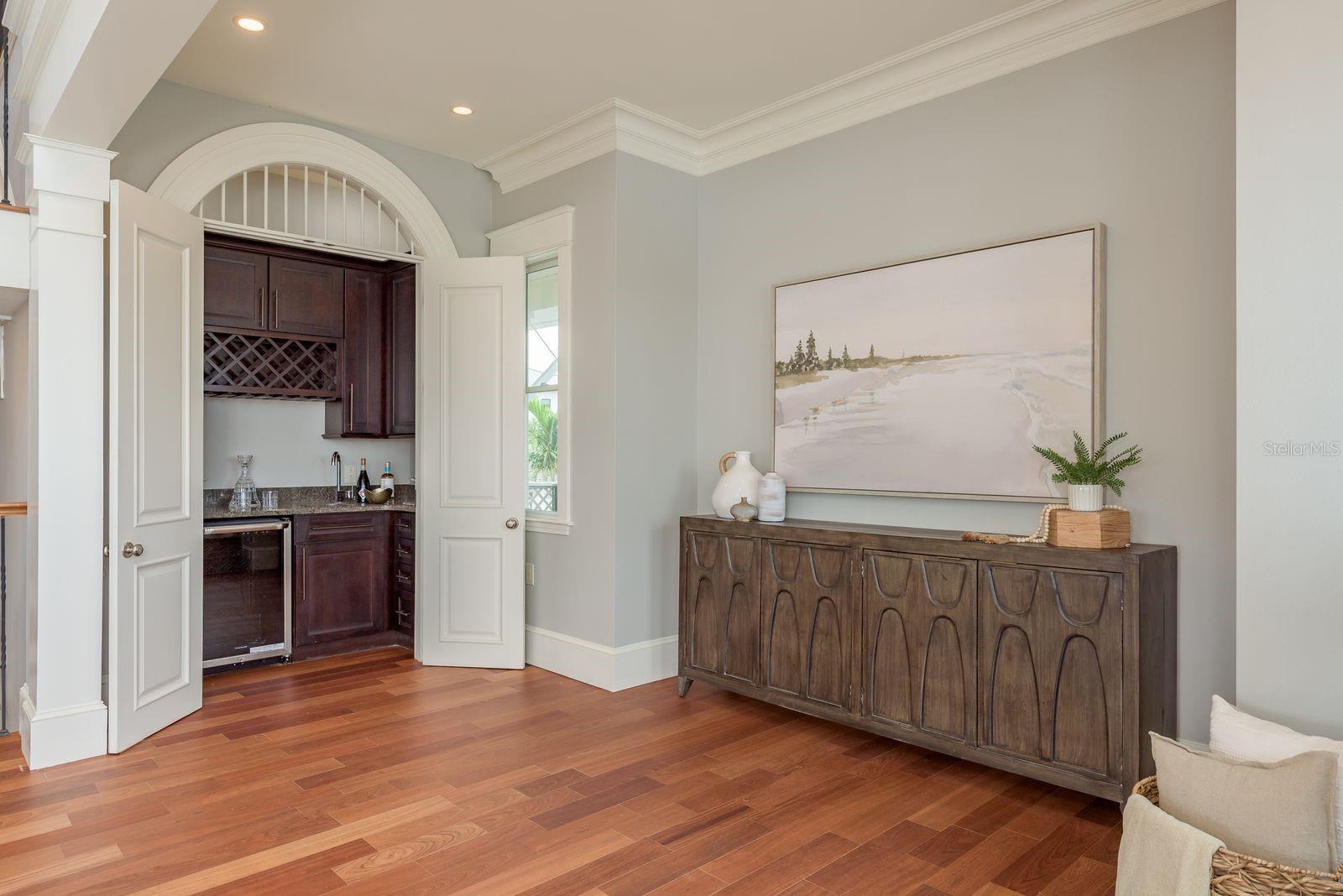 TB8399954 Property Photo