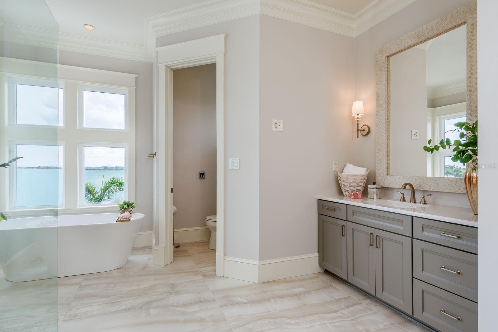 TB8399954 Property Photo