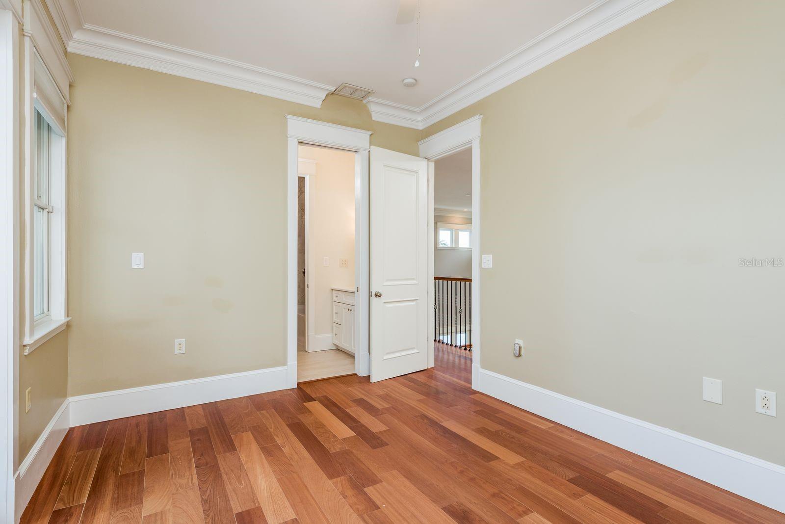 TB8399954 Property Photo