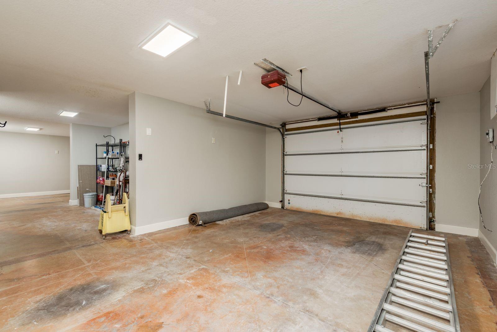 TB8399954 Property Photo