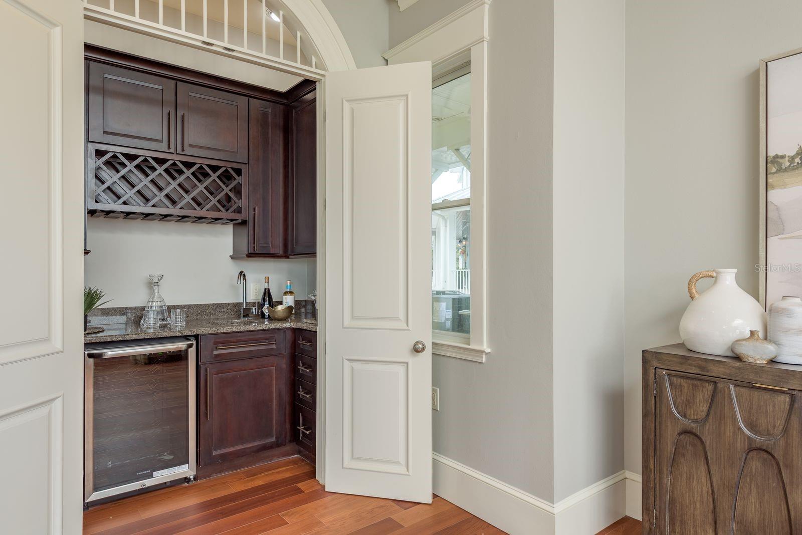 TB8399954 Property Photo