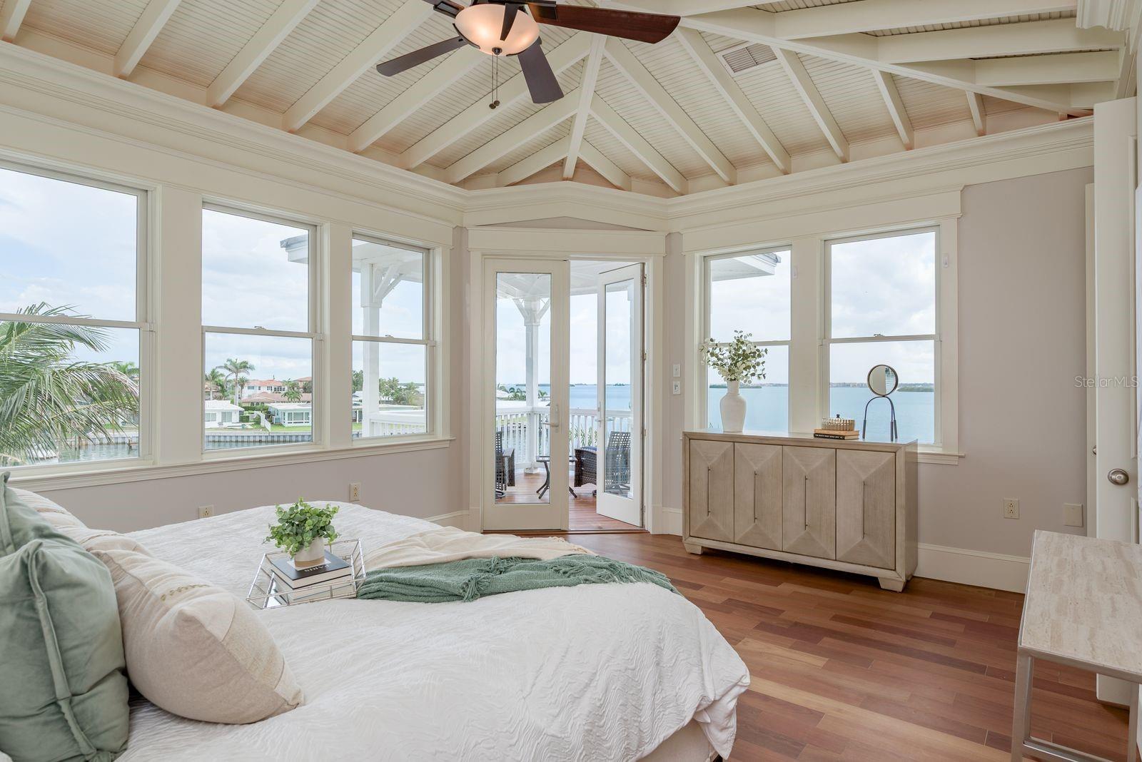 TB8399954 Property Photo