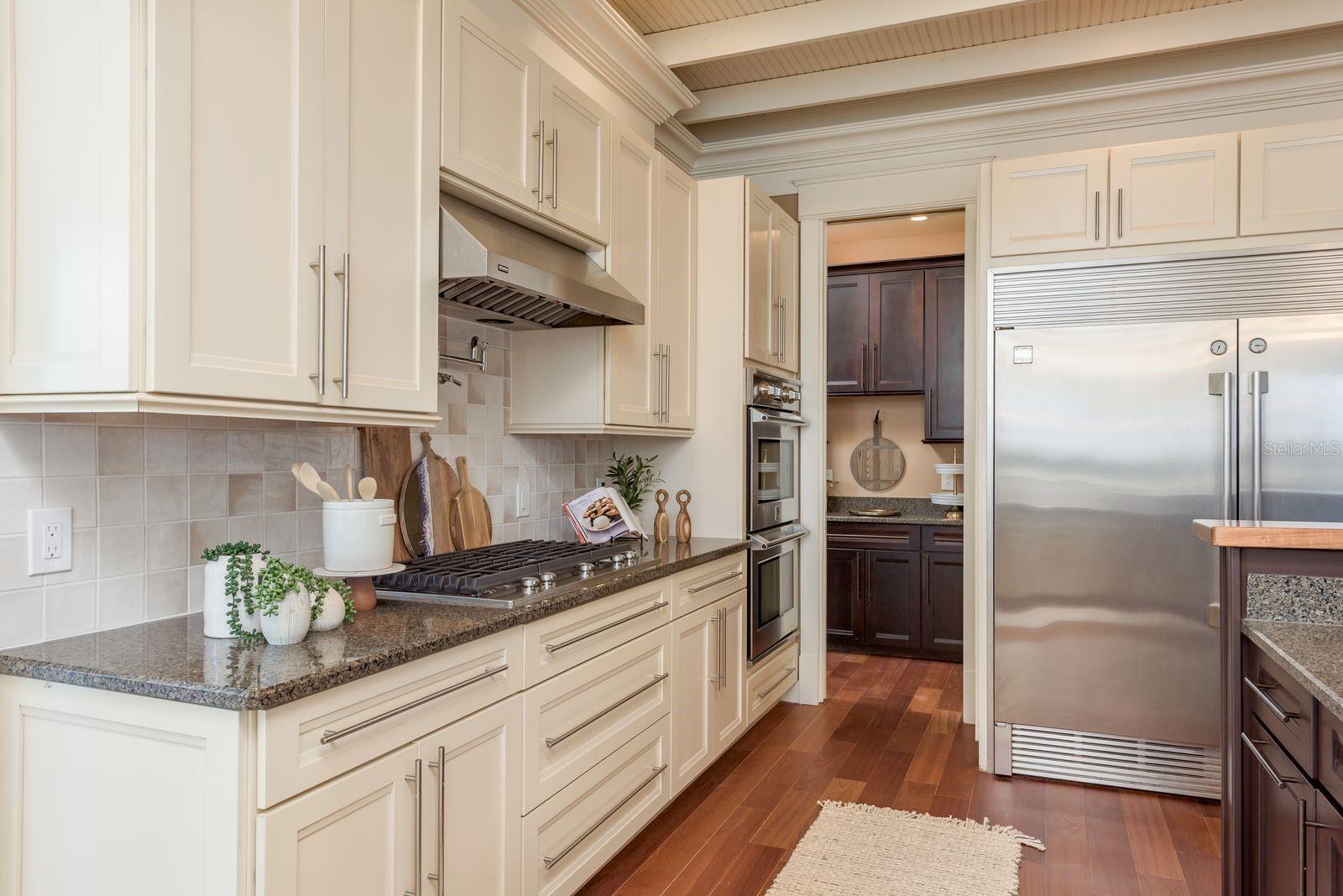 TB8399954 Property Photo