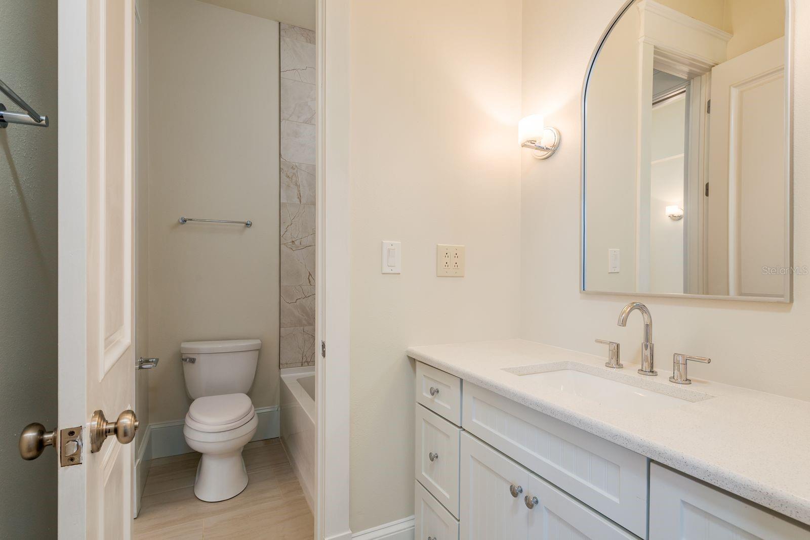 TB8399954 Property Photo