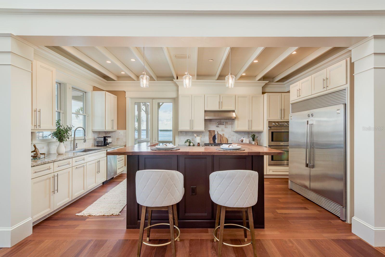 TB8399954 Property Photo