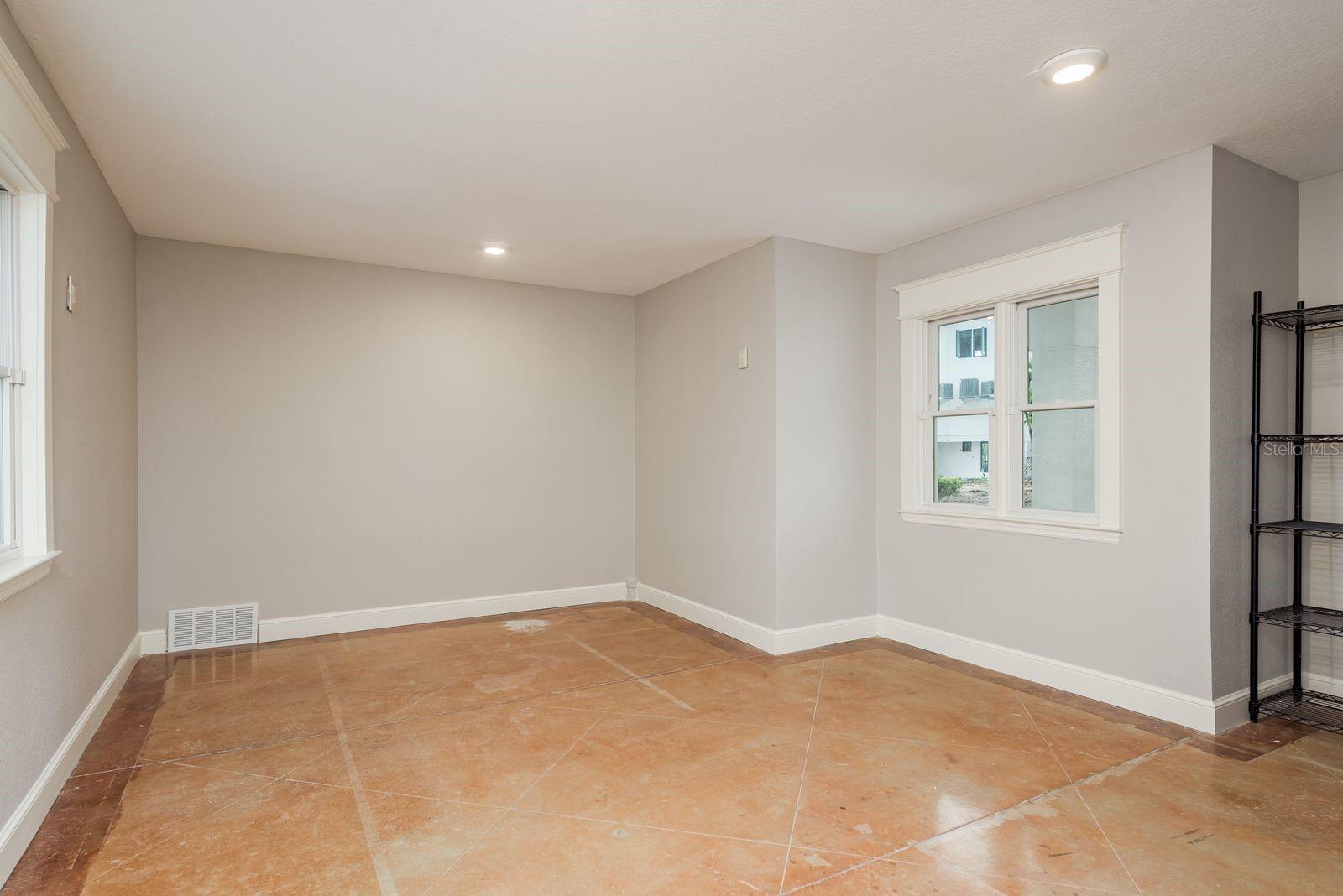 TB8399954 Property Photo