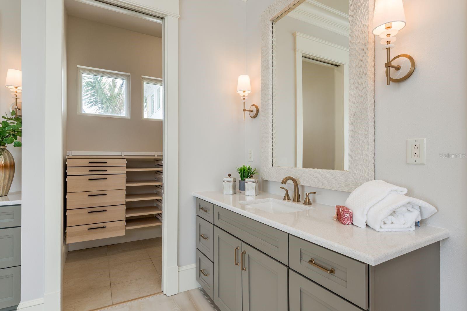 TB8399954 Property Photo