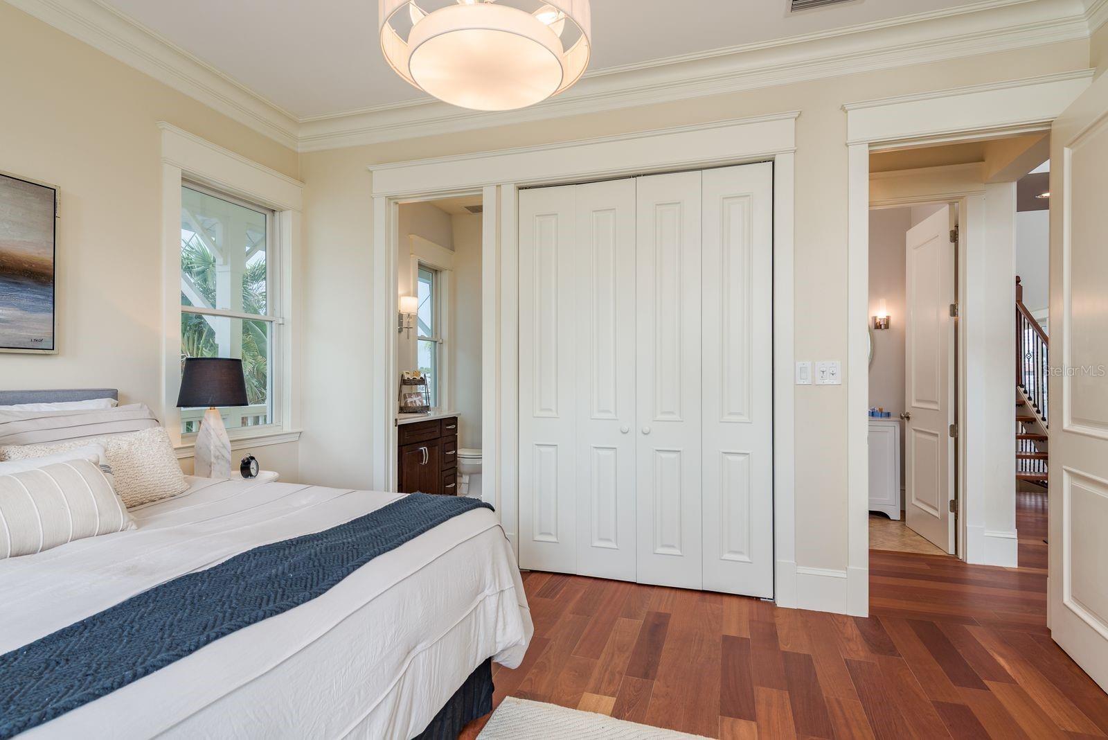 TB8399954 Property Photo