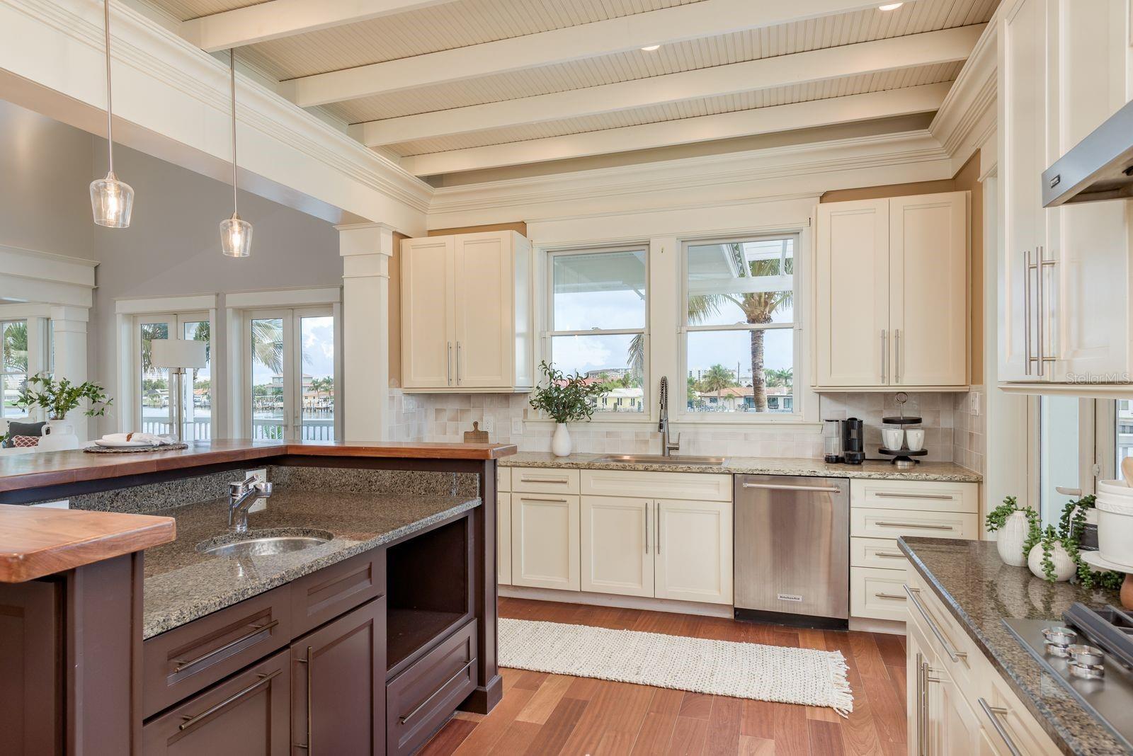 TB8399954 Property Photo