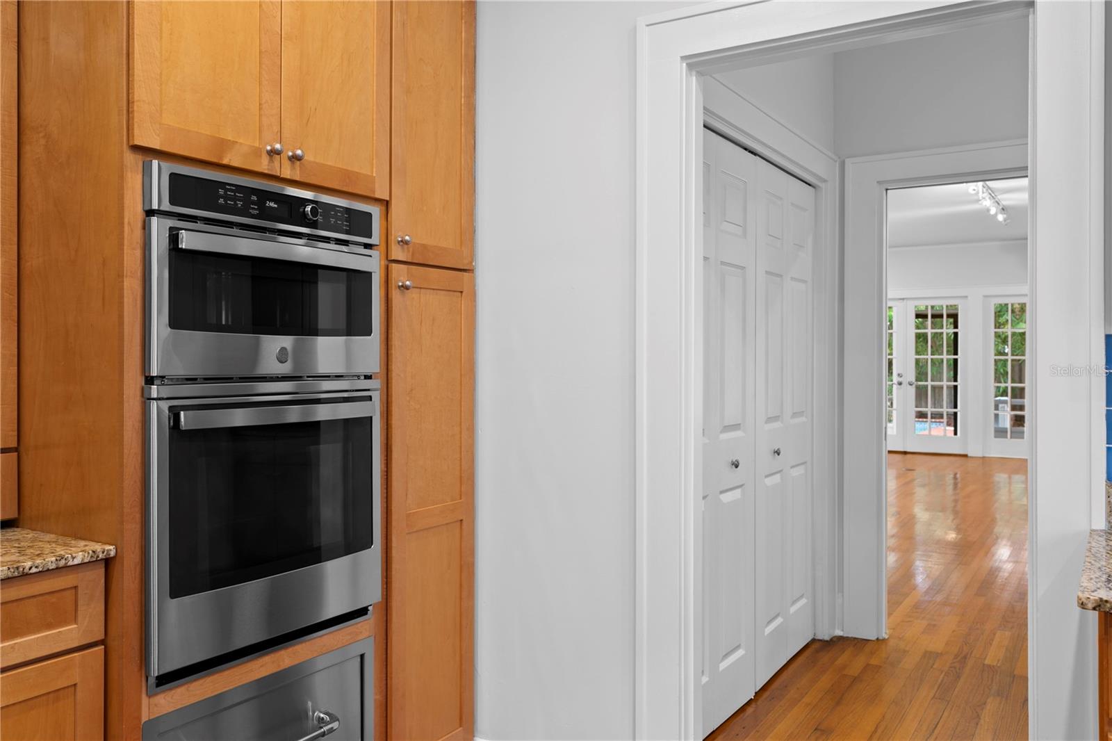 3118 W HARBOR VIEW AVE, TAMPA, FL, 33611