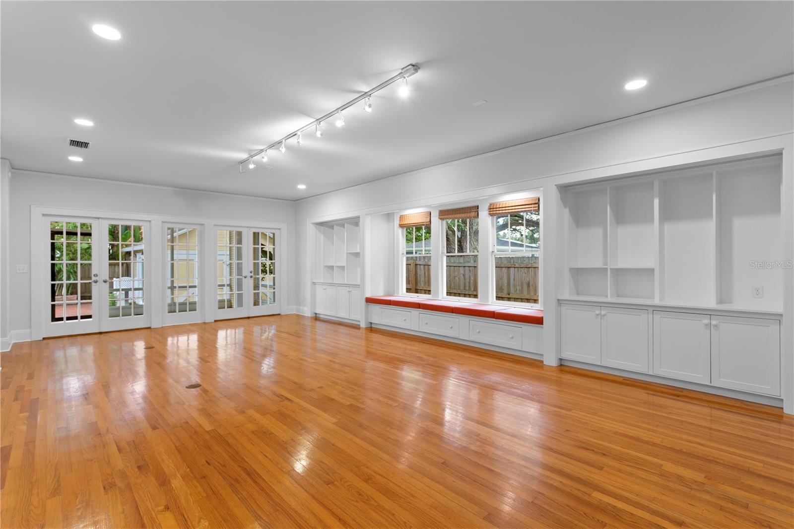 3118 W HARBOR VIEW AVE, TAMPA, FL, 33611