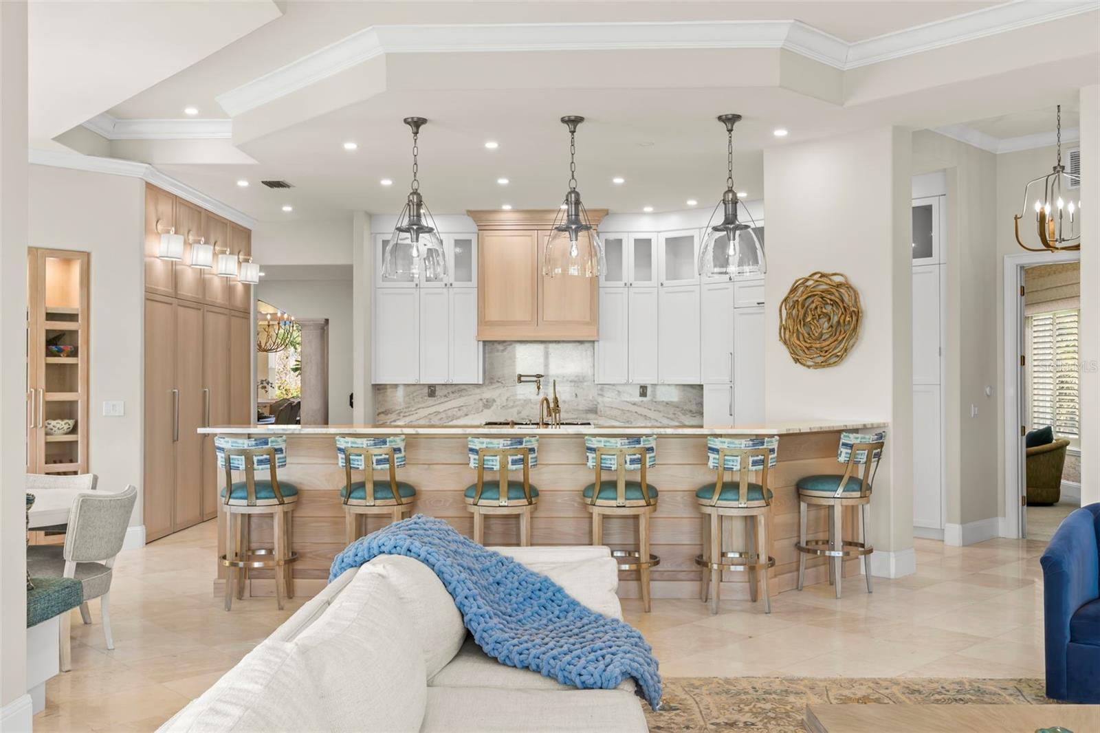 TB8399993 Property Photo