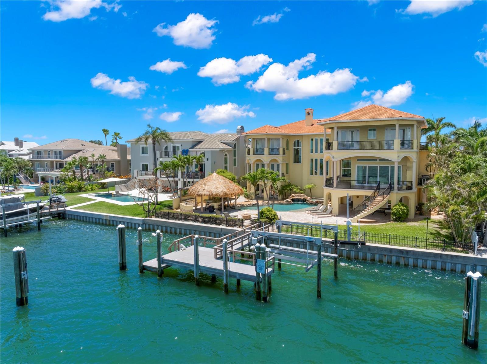 TB8399993 Property Photo