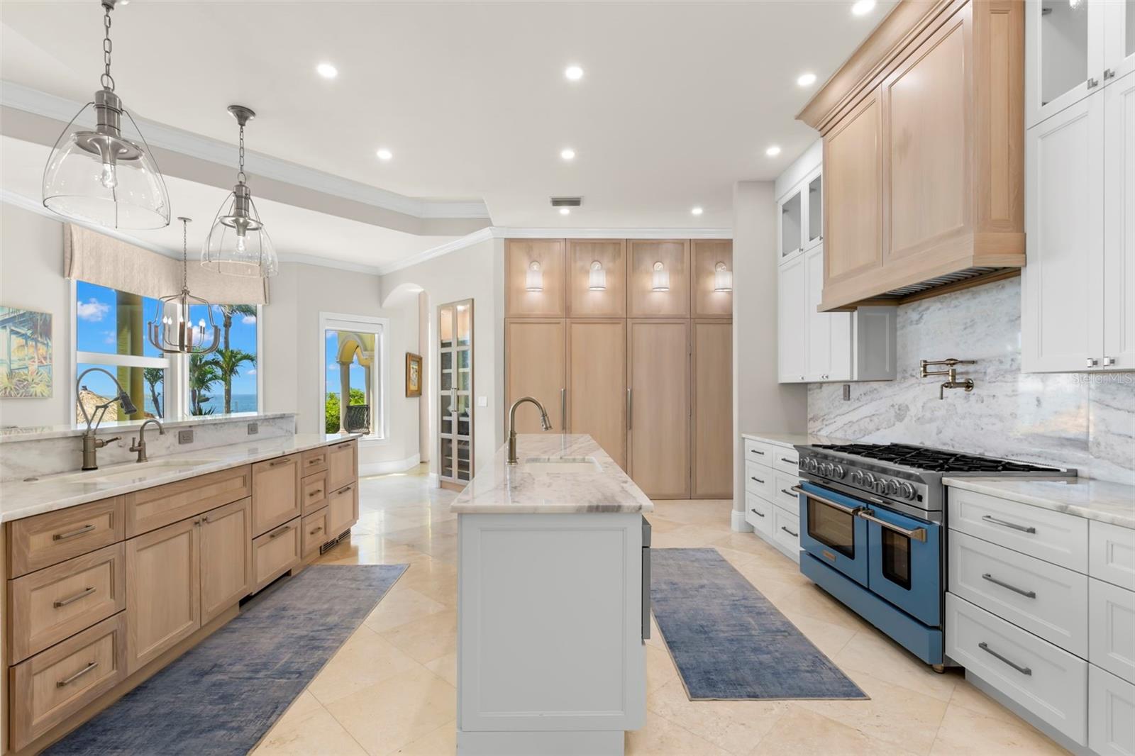 TB8399993 Property Photo