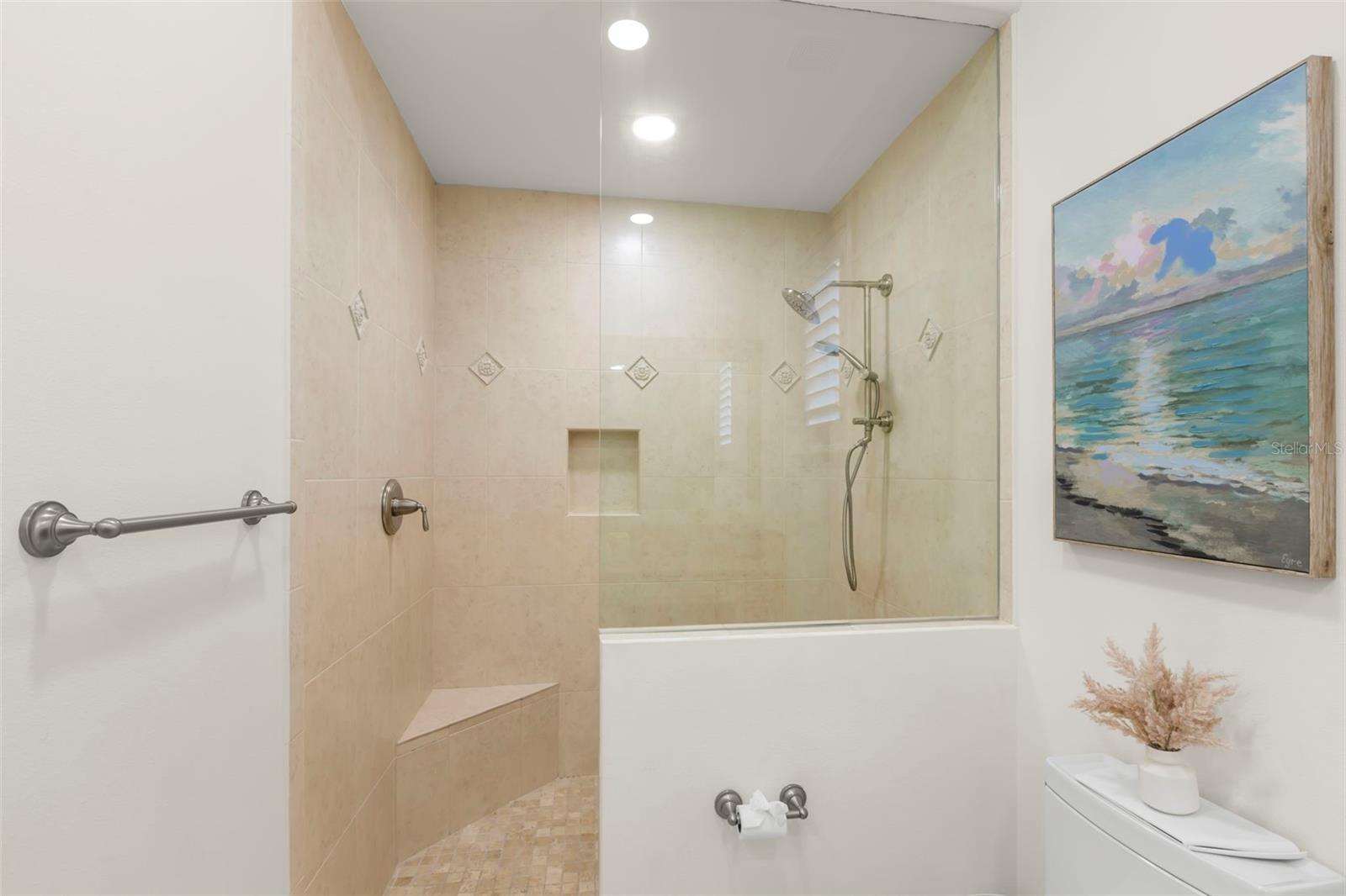 TB8399993 Property Photo