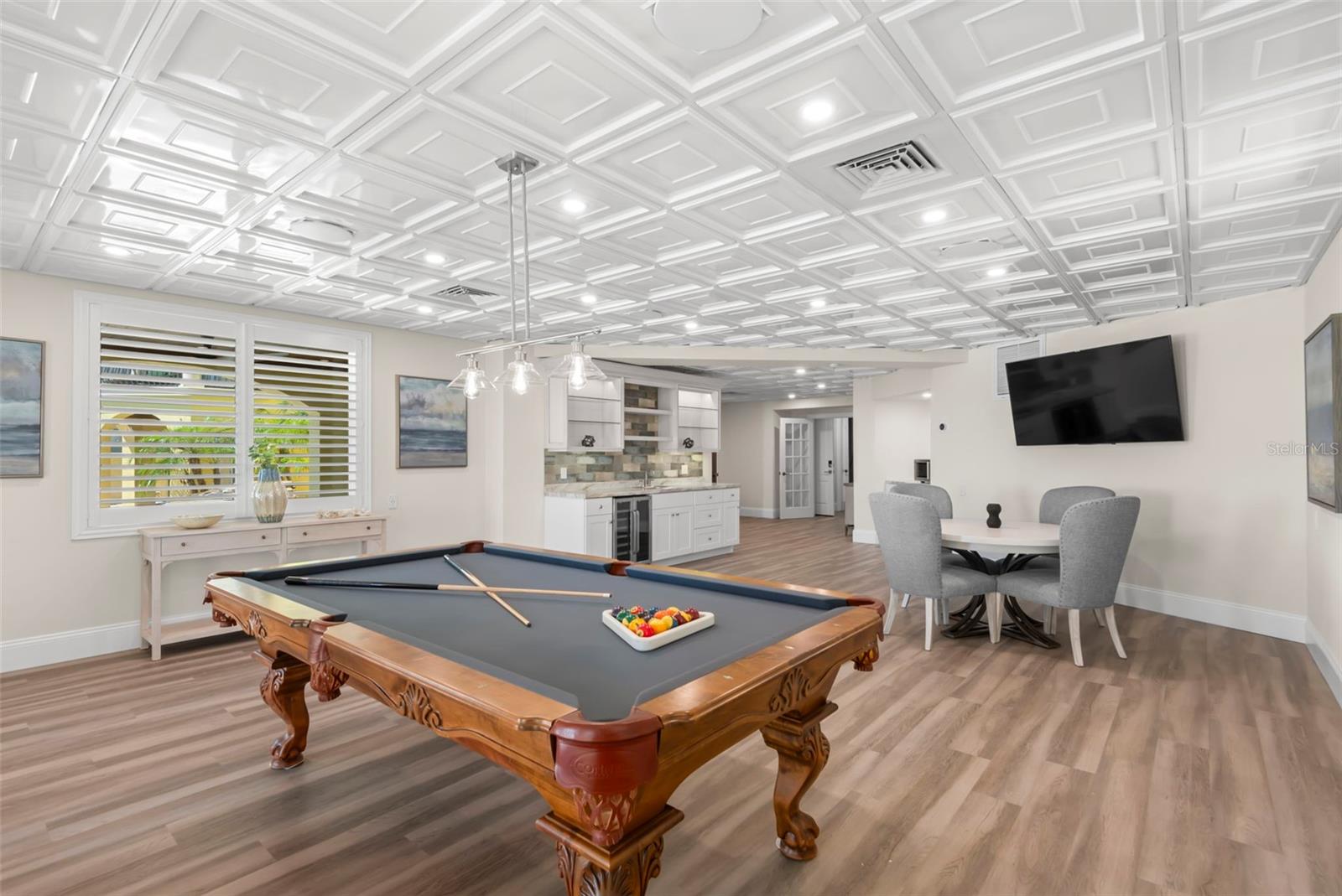 TB8399993 Property Photo