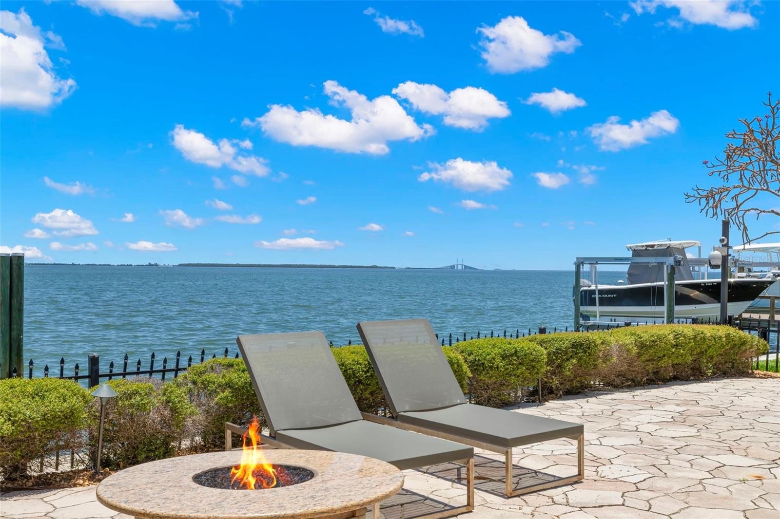 TB8399993 Property Photo