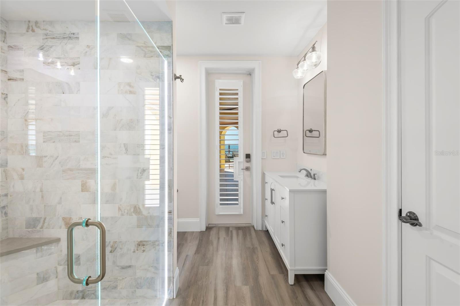 TB8399993 Property Photo