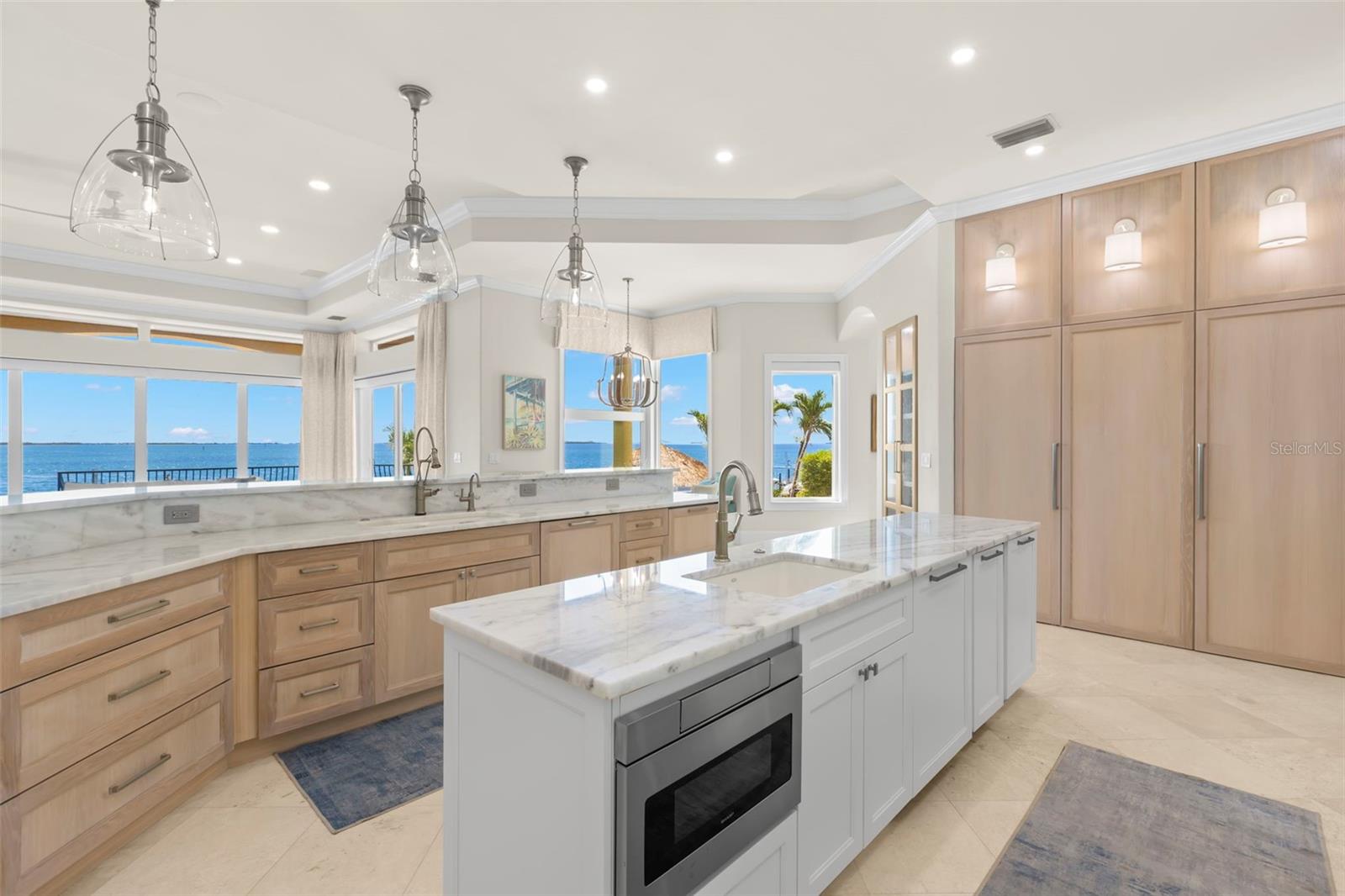 TB8399993 Property Photo