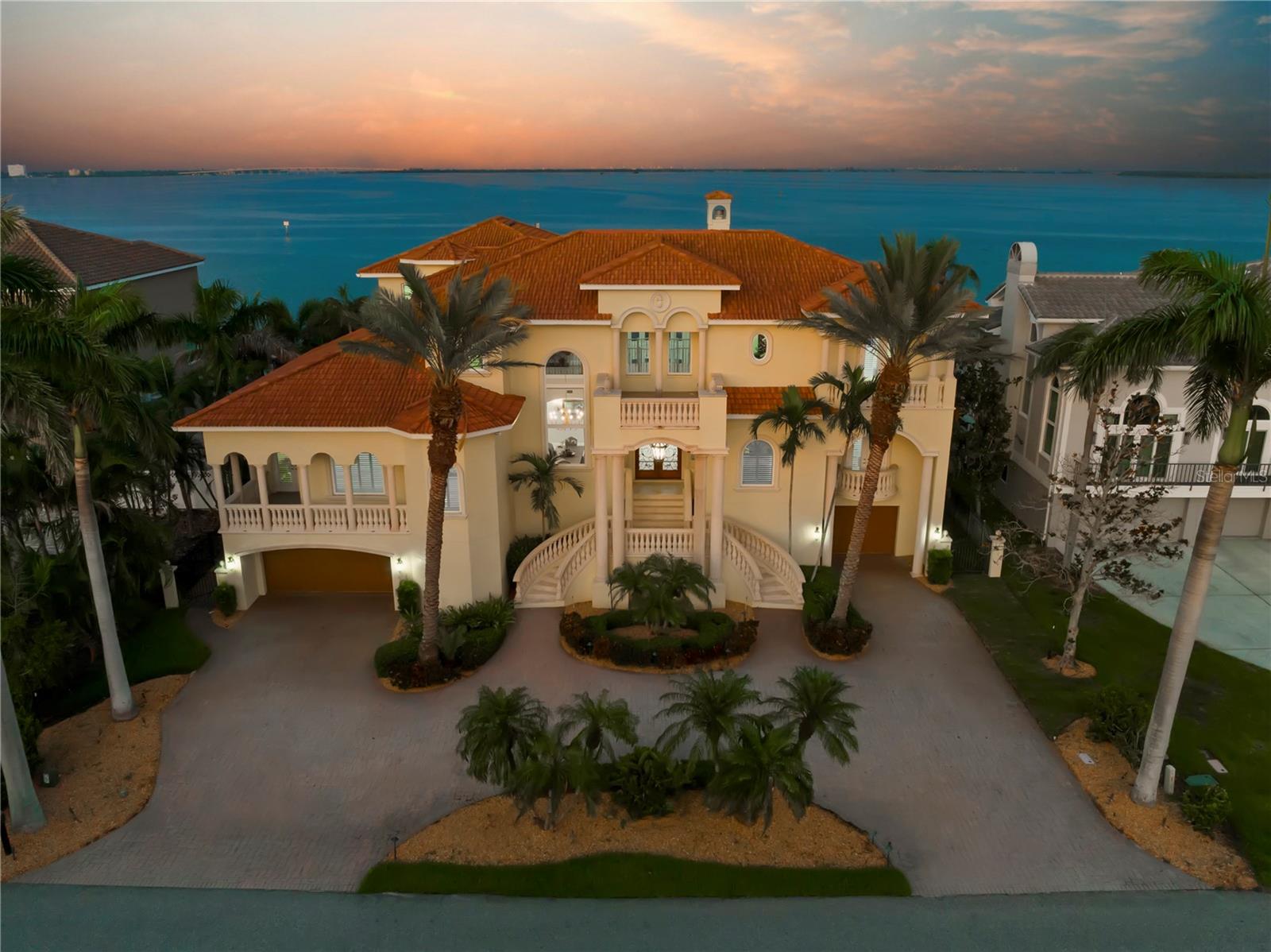 TB8399993 Property Photo