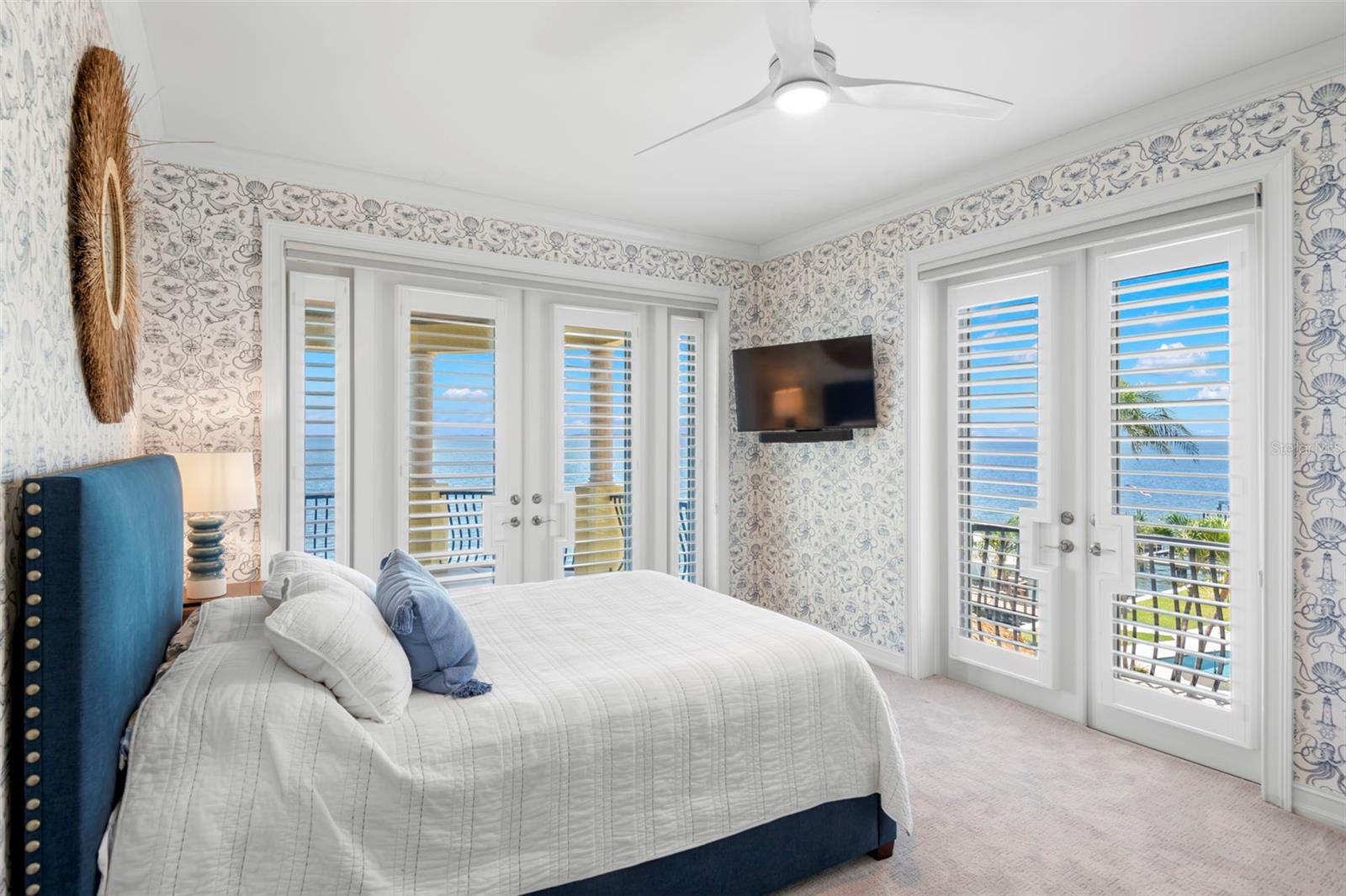 TB8399993 Property Photo