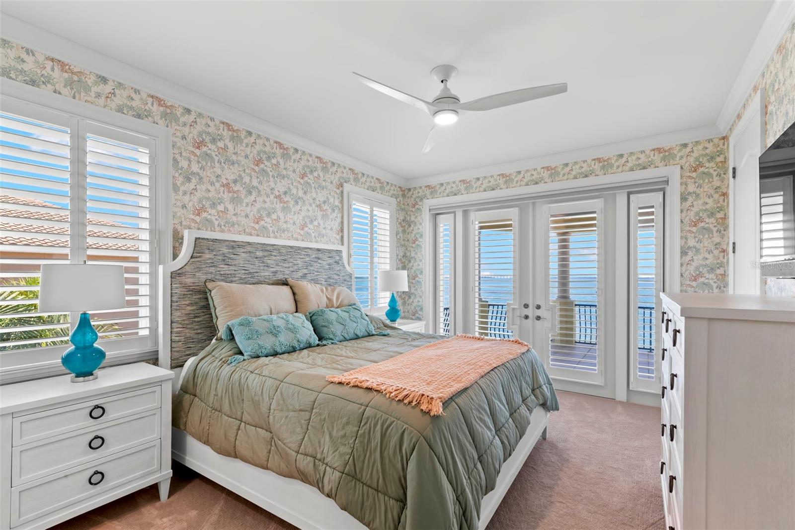 TB8399993 Property Photo