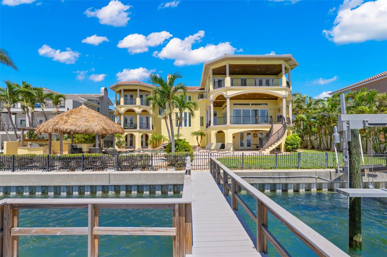 TB8399993 Property Photo