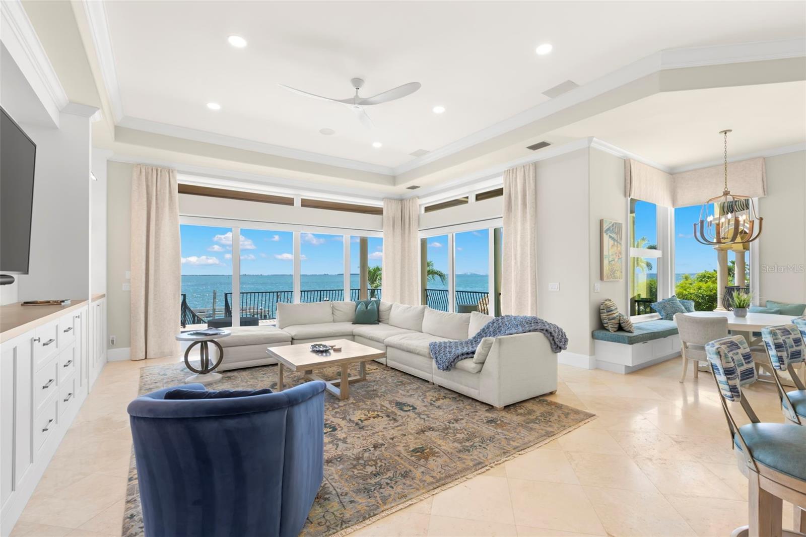 TB8399993 Property Photo