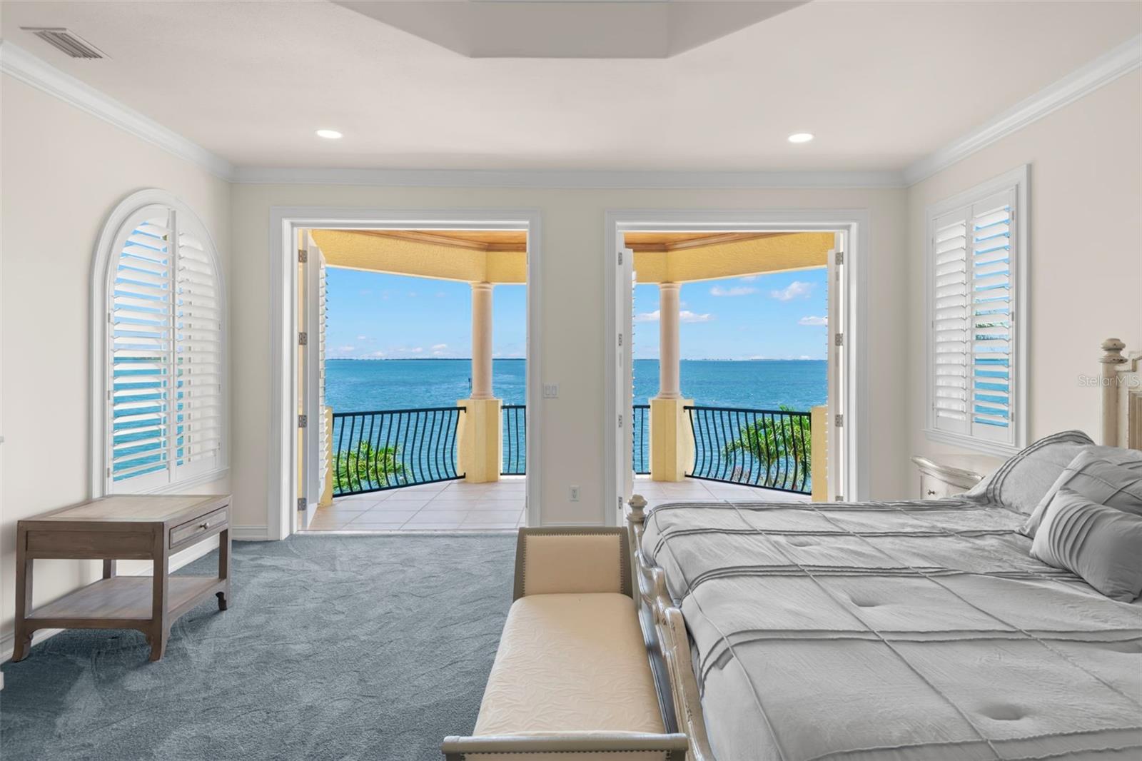 TB8399993 Property Photo