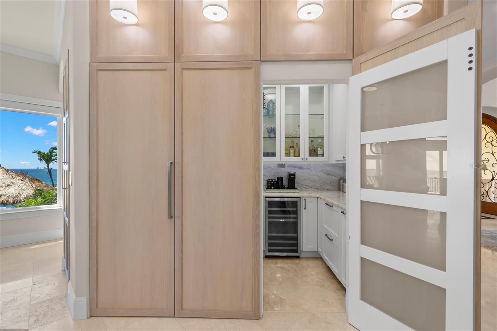 TB8399993 Property Photo