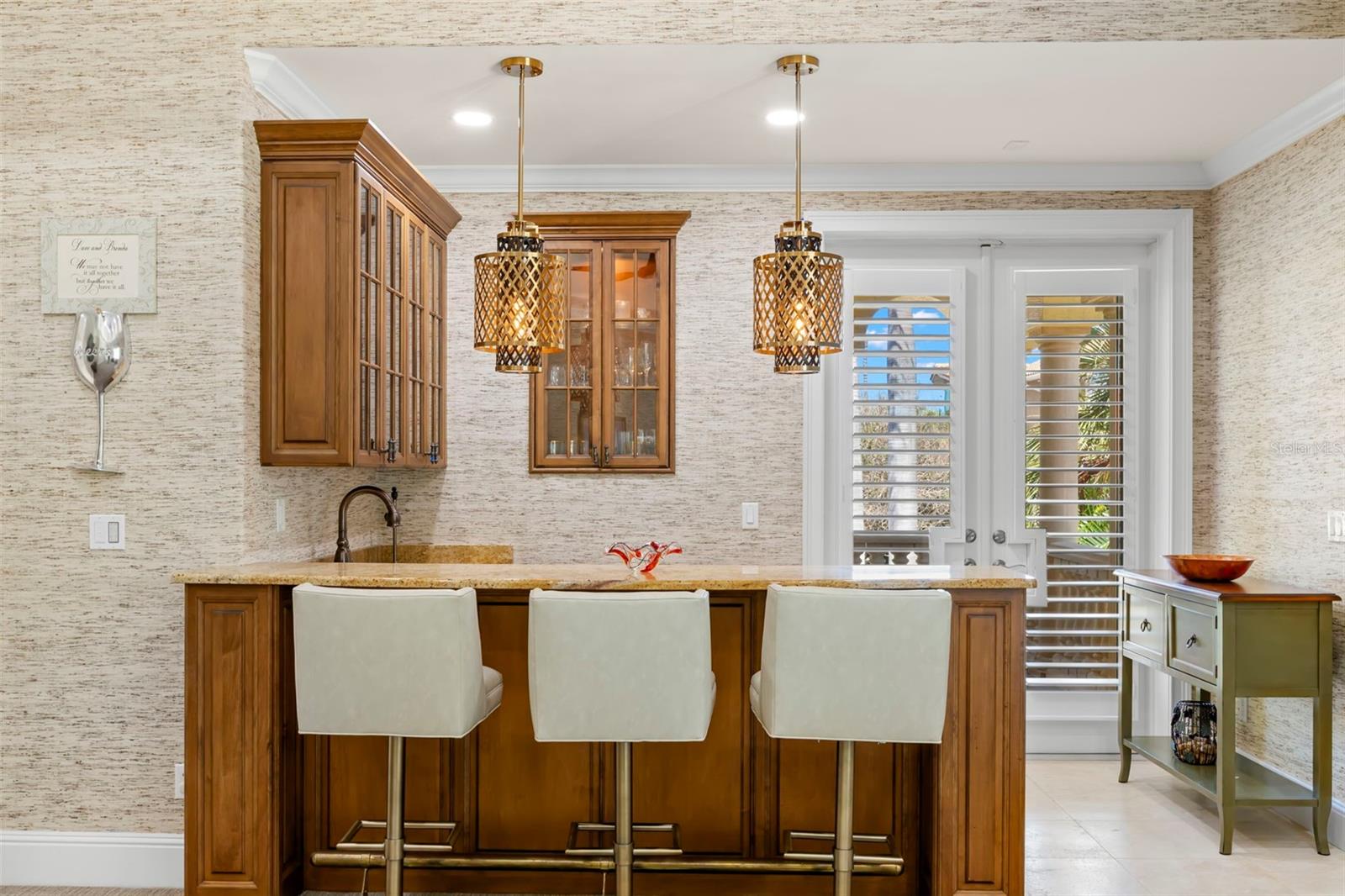 TB8399993 Property Photo