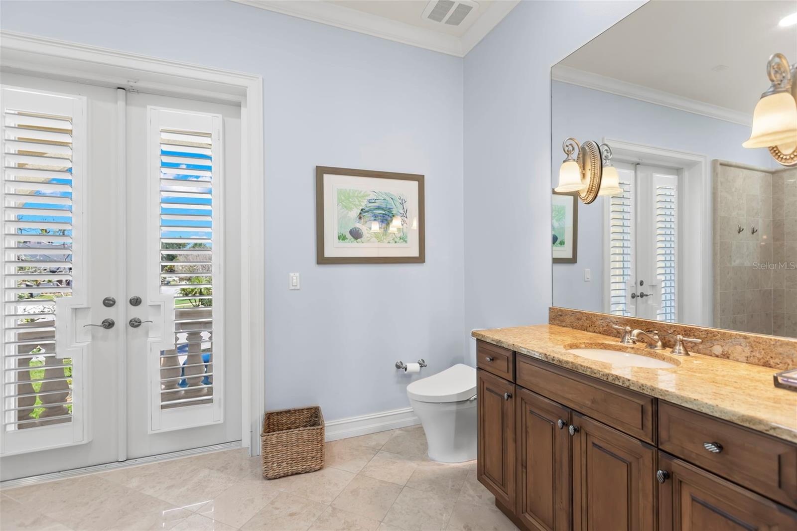 TB8399993 Property Photo