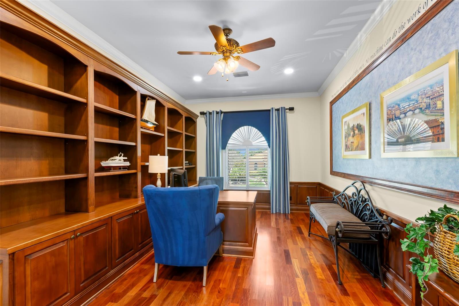 TB8399993 Property Photo