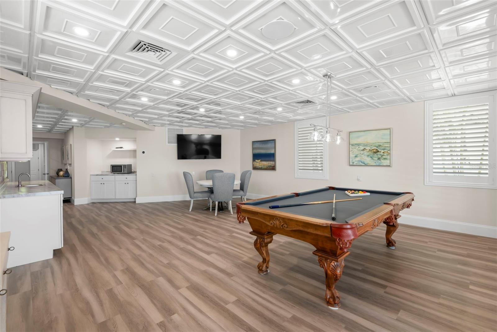 TB8399993 Property Photo