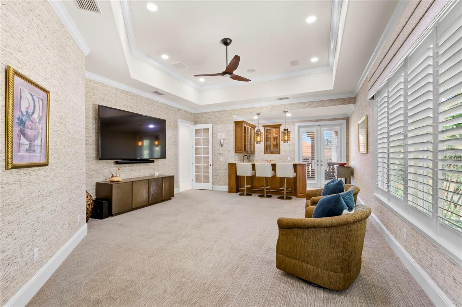 TB8399993 Property Photo