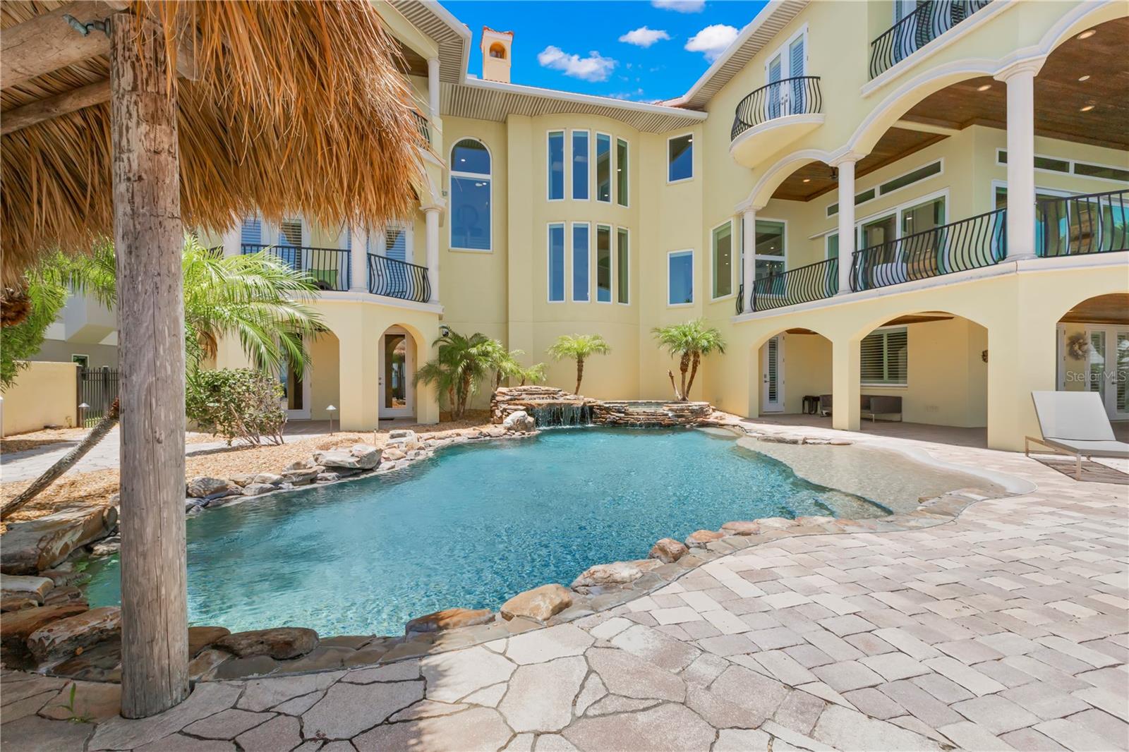 TB8399993 Property Photo