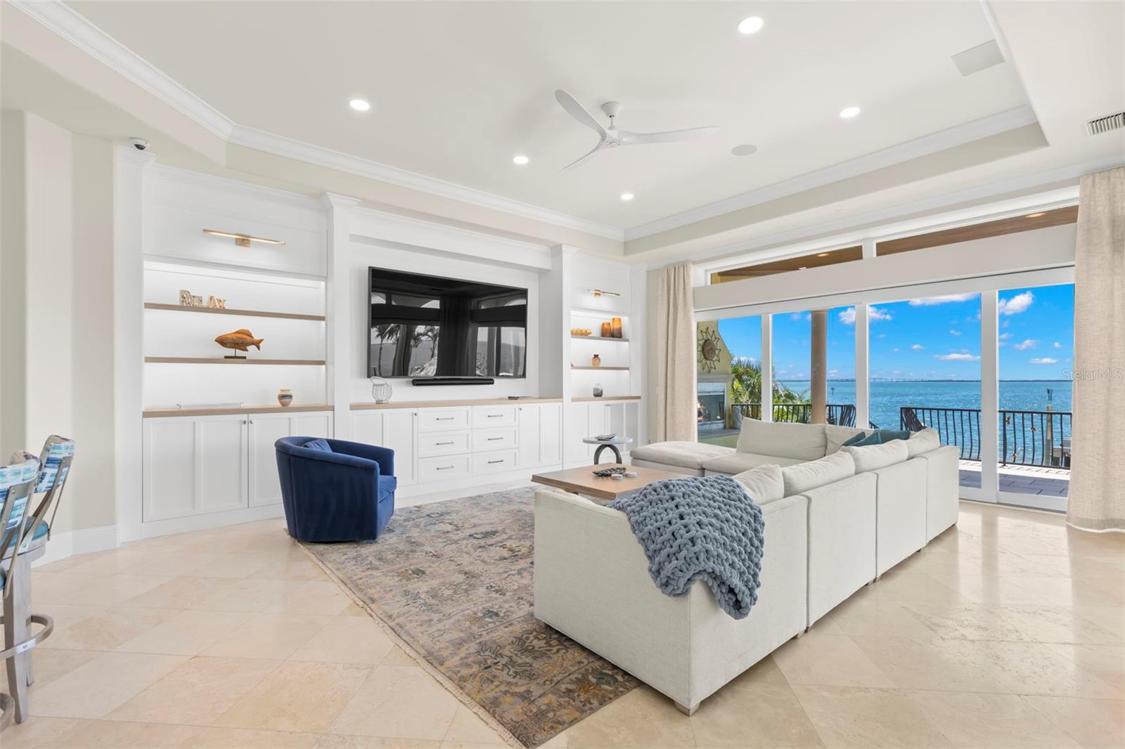 TB8399993 Property Photo