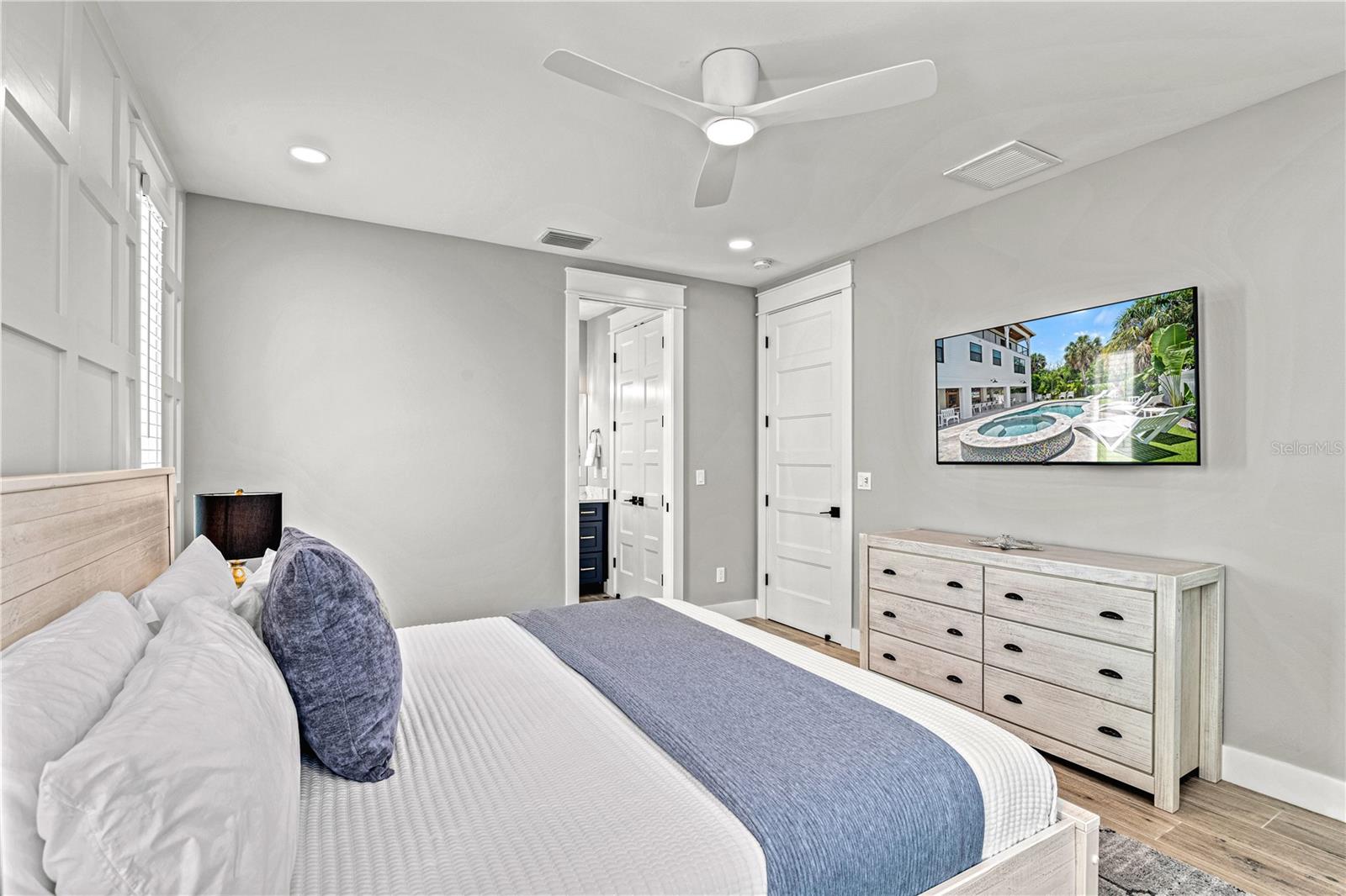 A4656843 Property Photo