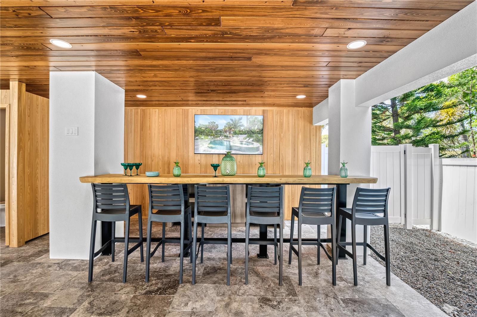 A4656843 Property Photo