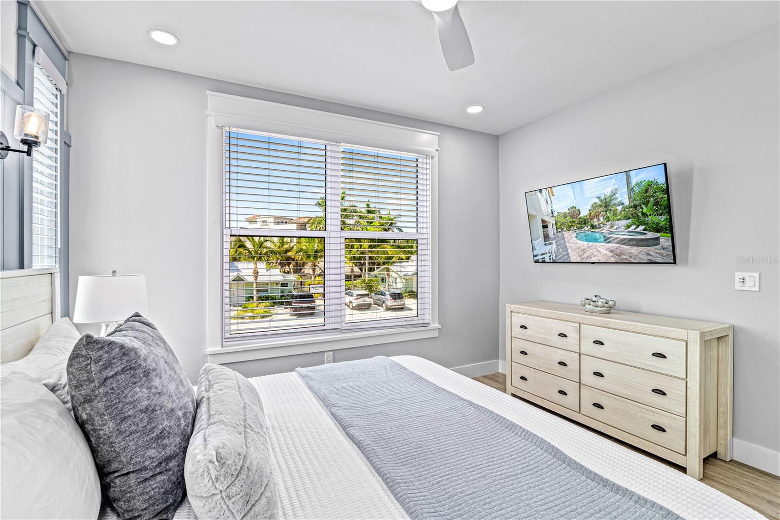 A4656843 Property Photo